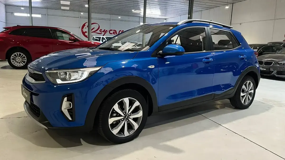 Usado Kia Stonic 100 CV (73 kW) 2023 Azul SUV