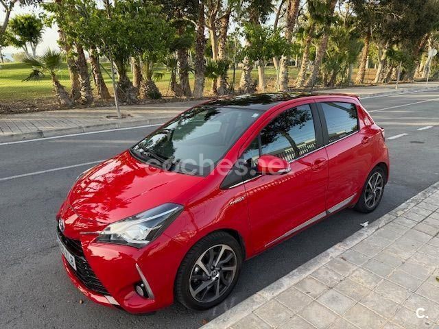 Rojo Usado 2018 Toyota Yaris Active Berlina | 13.000 € (Precio justo) - Imagen 1/4