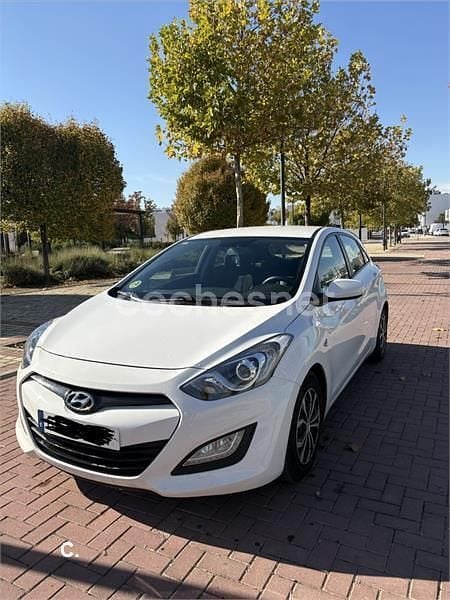 Blanco Usado 2014 Hyundai i30 Berlina | 2999 € (Precio justo) - Imagen 1/4
