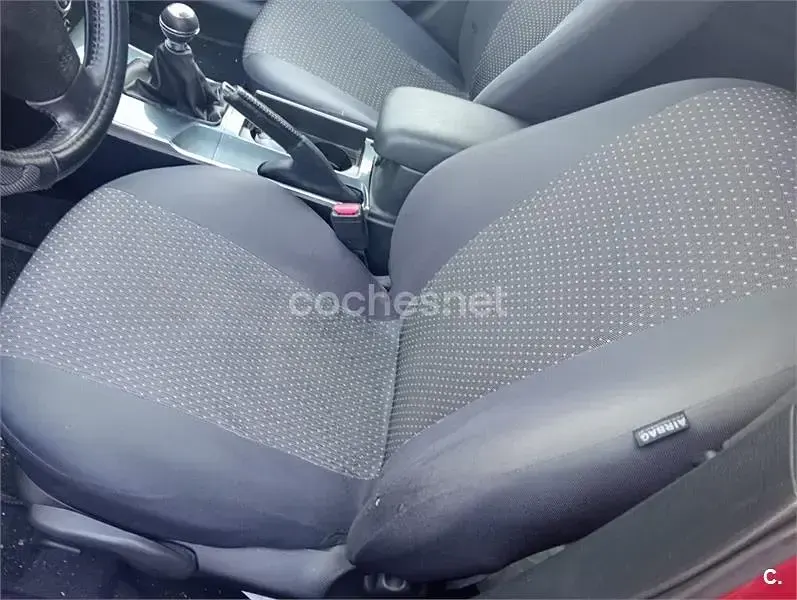 Usado Mazda 6 Sportive 143 CV (105 kW) 2006 Rojo Familiar