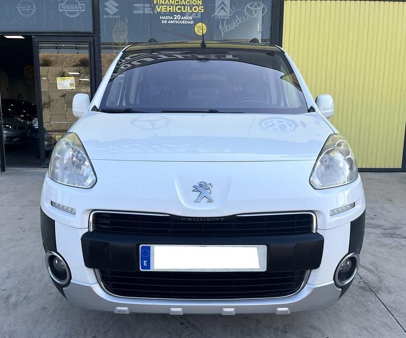 Usado Peugeot Partner Tepee Outdoor 115 CV (84 kW) 2014 Blanco Monovolumen