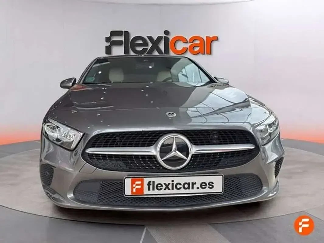 Usado Mercedes A200 163 CV (119 kW) 2022 Gris Berlina
