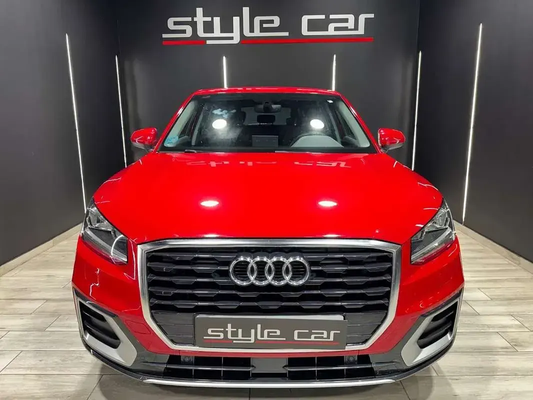 Usado Audi Q2 Design 116 CV (85 kW) 2020 Rojo SUV