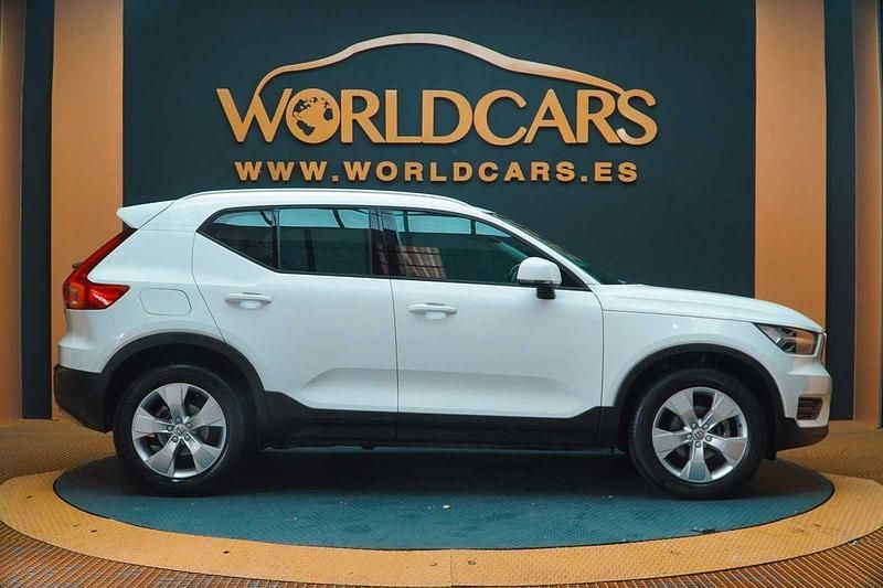 Usado Volvo XC40 Momentum 190 CV (139 kW) 2019 Blanco SUV