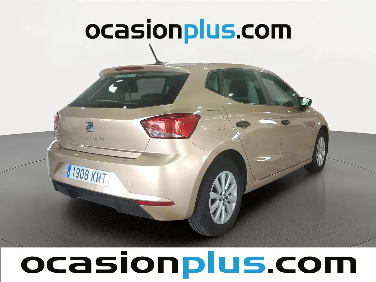 Usado Seat Ibiza Reference 75 CV (55 kW) 2018 Dorado Utilitario