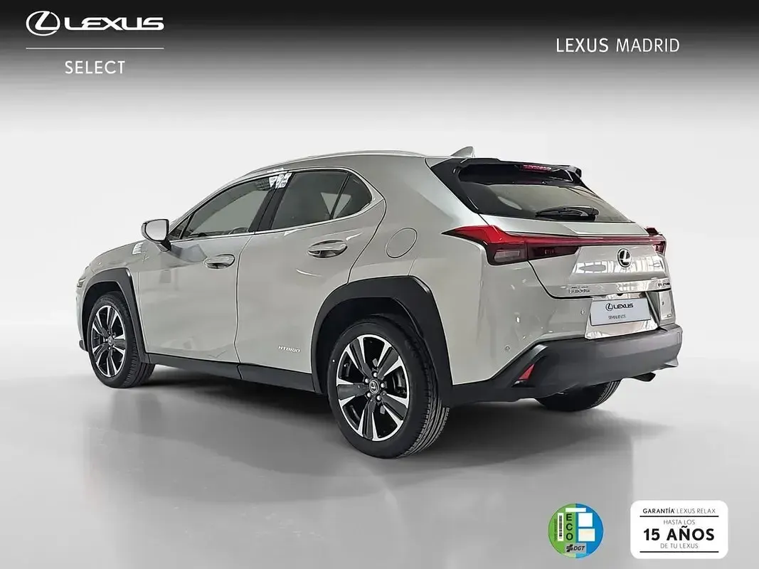 Usado Lexus UX 183 CV (134 kW) 2021 Plateado SUV