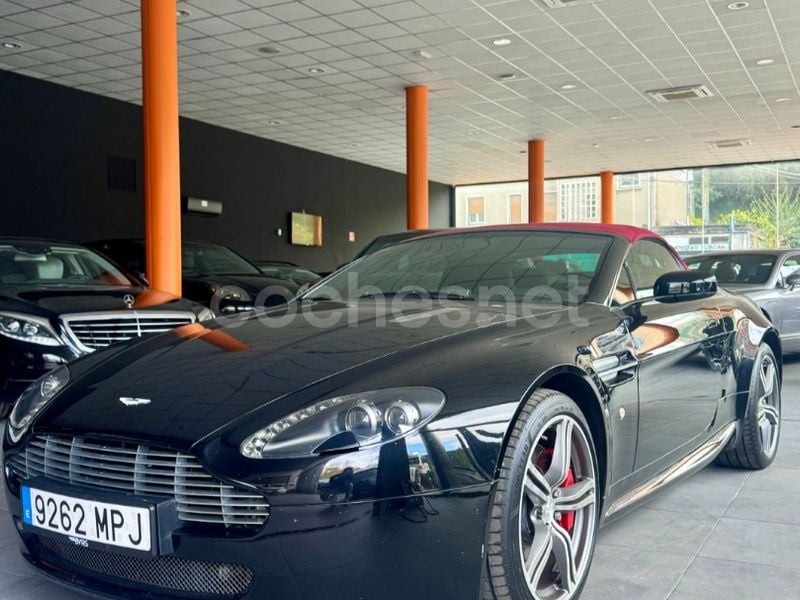 Negro Usado 2009 Aston Martin V8 Vantage Coupe | 58.000 € - Imagen 1/4
