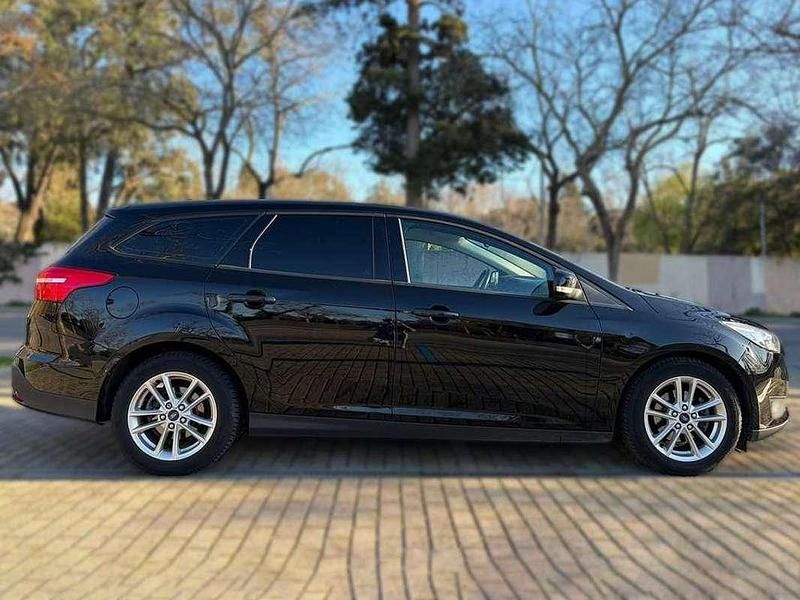 Usado Ford Focus Business Edition 125 CV (91 kW) 2017 Negro Familiar