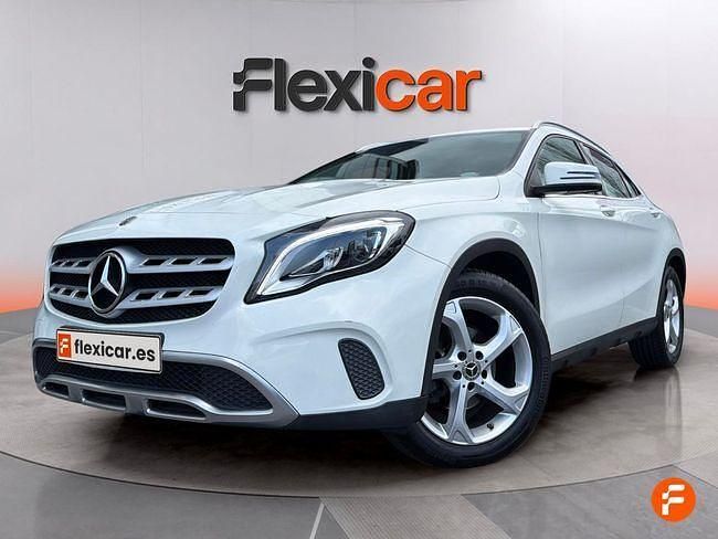 Usado Mercedes GLA180 122 CV (89 kW) 2017 Blanco SUV