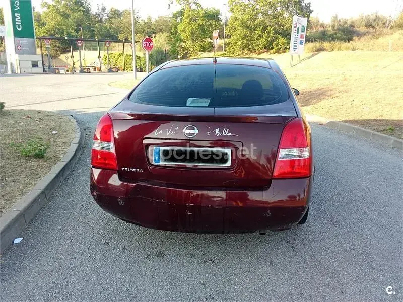 Usado Nissan Primera Tekna 116 CV (85 kW) 2003 Granate Berlina