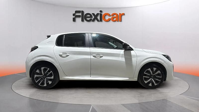 Usado Peugeot 208 Active 102 CV (75 kW) 2024 Blanco Utilitario