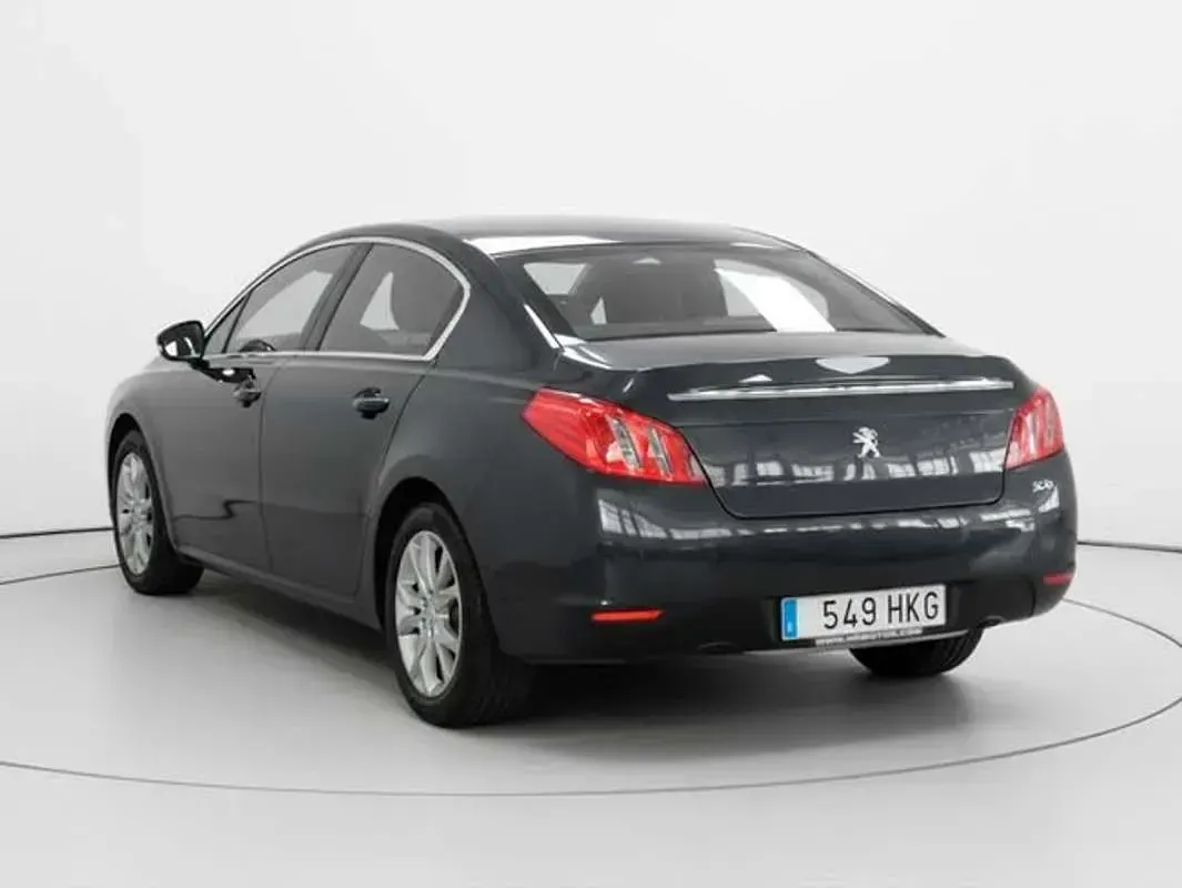 Usado Peugeot 508 Allure 156 CV (114 kW) 2012 Gris Berlina