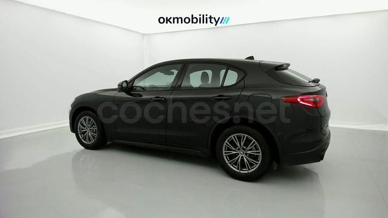 Usado Alfa Romeo Stelvio Super 160 CV (117 kW) 2022 Negro SUV