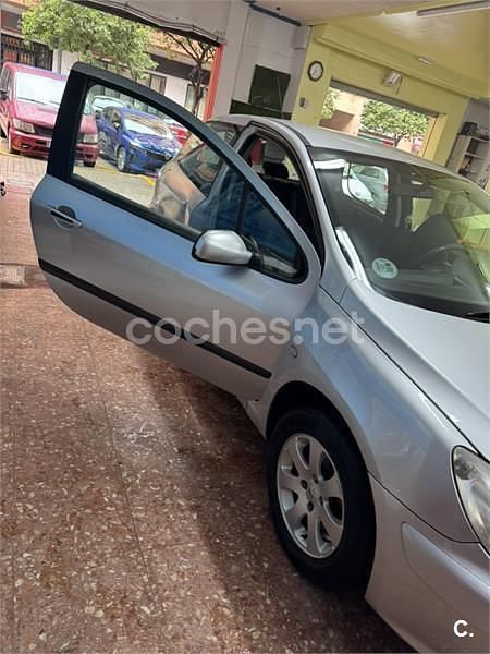 Usado Peugeot 307 110 CV (80 kW) 2002 Gris / plata Berlina