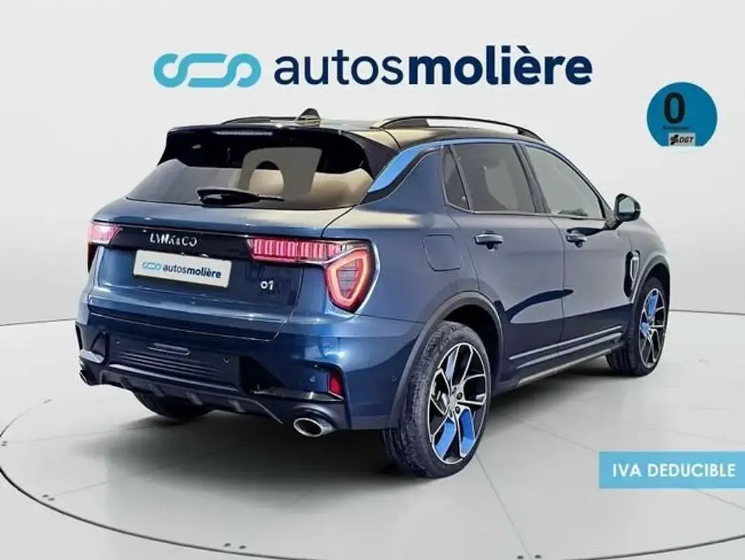 Begagnad Lynk & Co 01 261 HK (191 kW) 2023 Blå SUV