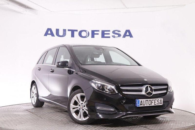 Usado Mercedes B180 109 CV (80 kW) 2016 Negra Monovolumen