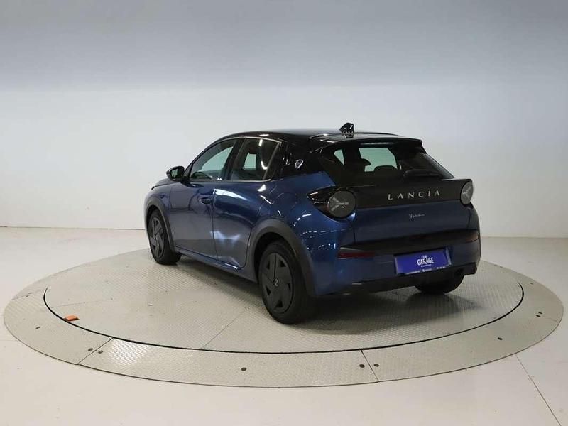 Usado Lancia Ypsilon 101 CV (74 kW) 2025 Azul Utilitario