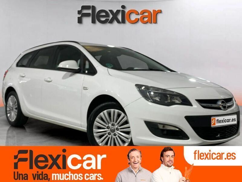 Blanco Usado 2016 Opel Astra Selective Familiar | 9990 € (Precio justo) - Imagen 1/4