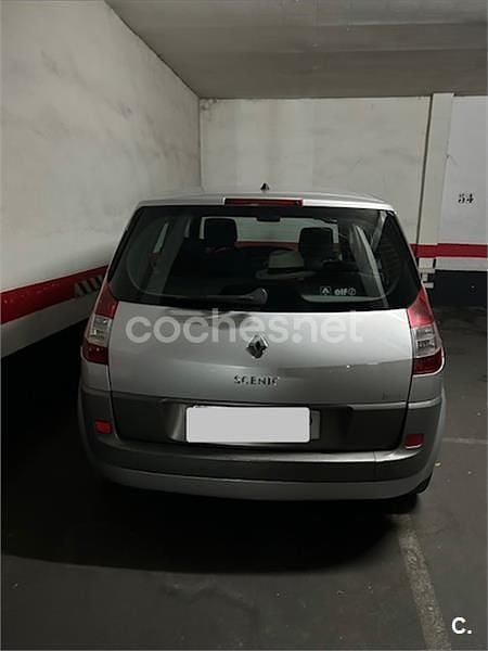 Usado Renault Scénic II Dynamique 115 CV (84 kW) 2006 Gris / plata Monovolumen