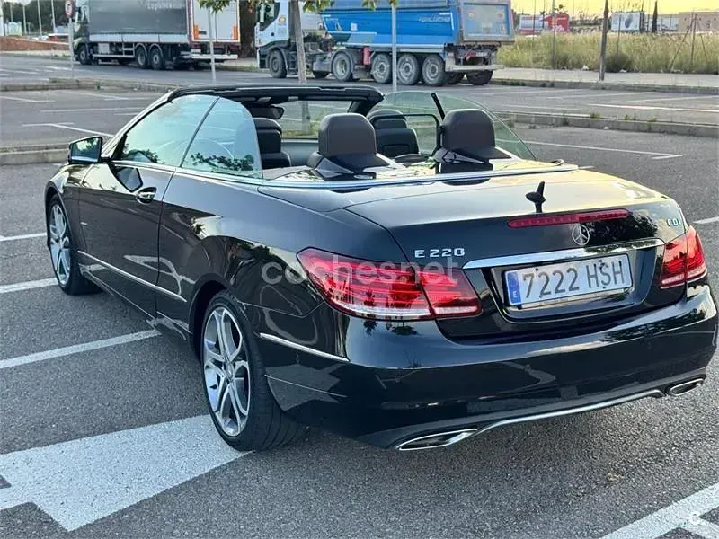 Usado Mercedes E220 Elegance 170 CV (125 kW) 2013 Negro Descapotable