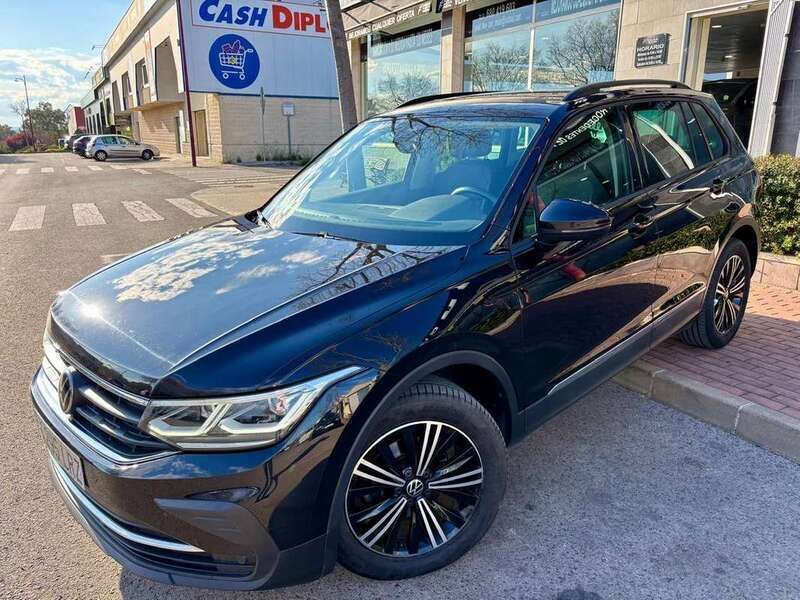 Negro Usado 2021 VW Tiguan Life SUV | 25.499 € (Buen precio) - Imagen 1/4