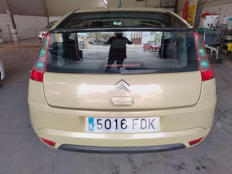 Usado Citroën C4 90 CV (66 kW) 2006 Beige Coupe