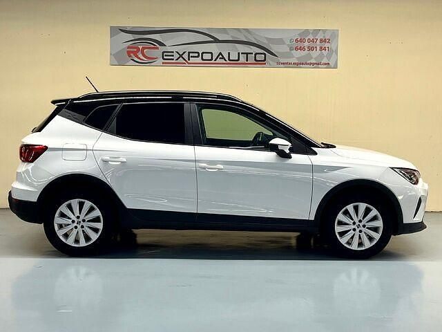Usado Seat Arona Style Plus 110 CV (80 kW) 2021 Blanco SUV