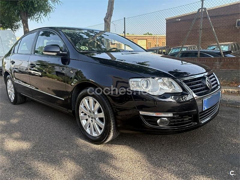 Usado VW Passat Highline 140 CV (102 kW) 2006 Negro Berlina