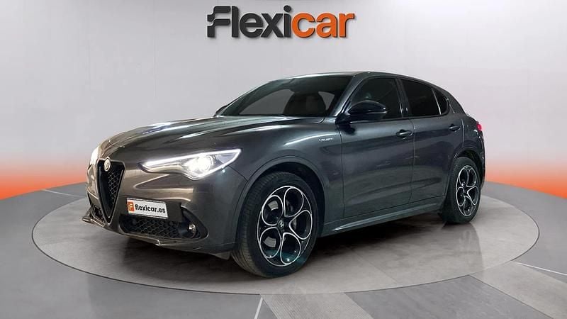 Usado Alfa Romeo Stelvio Sprint 210 CV (154 kW) 2022 Gris SUV