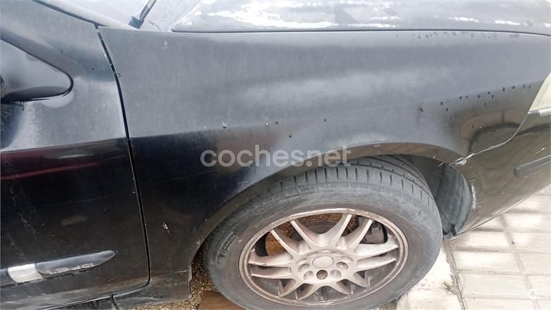 Usado Renault Laguna II Authentique 110 CV (80 kW) 2005 Negro Berlina