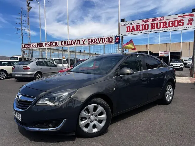 Usado Opel Insignia Expression 120 CV (88 kW) 2016 Gris / plata Berlina