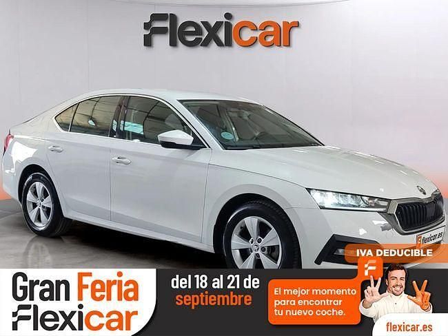 Blanco Usado 2021 Skoda Octavia Ambition Berlina | 18.490 € (Precio justo) - Imagen 1/4