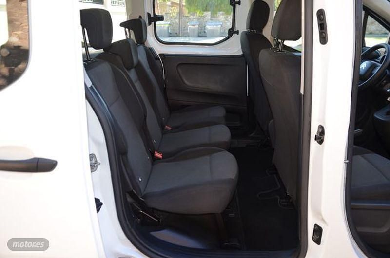 Usado Citroën Berlingo Live 102 CV (75 kW) 2022 Blanco Monovolumen