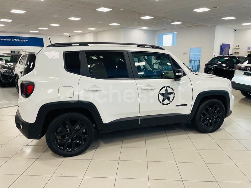 Usado Jeep Renegade Night Eagle 130 CV (95 kW) 2022 Blanco SUV