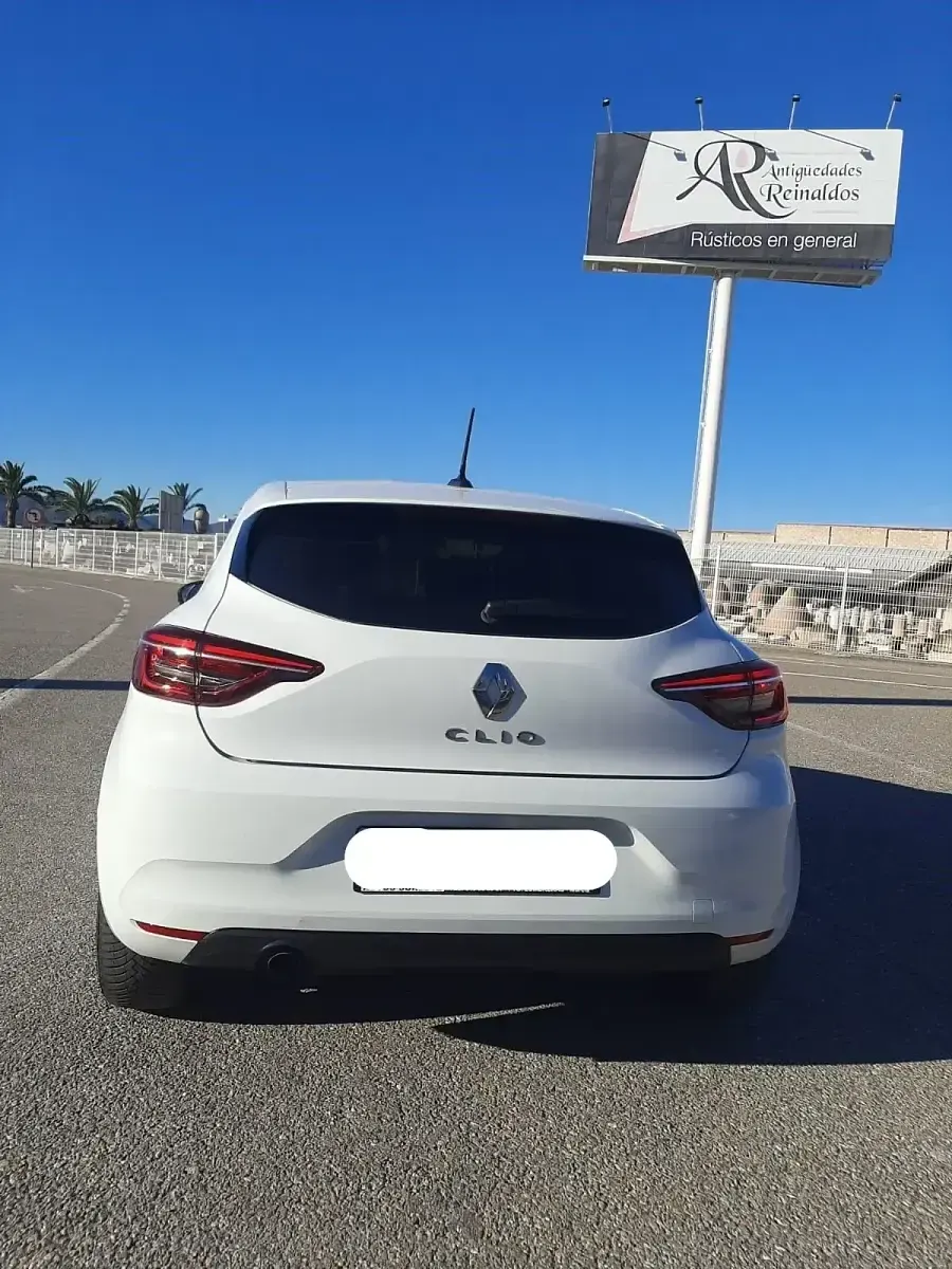 Usado Renault Clio Equilibre 100 CV (73 kW) 2023 Blanco Utilitario