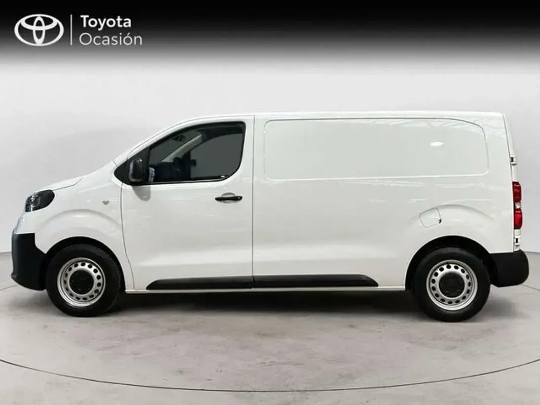 Usado Toyota Proace 120 CV (88 kW) 2024 Blanco Monovolumen