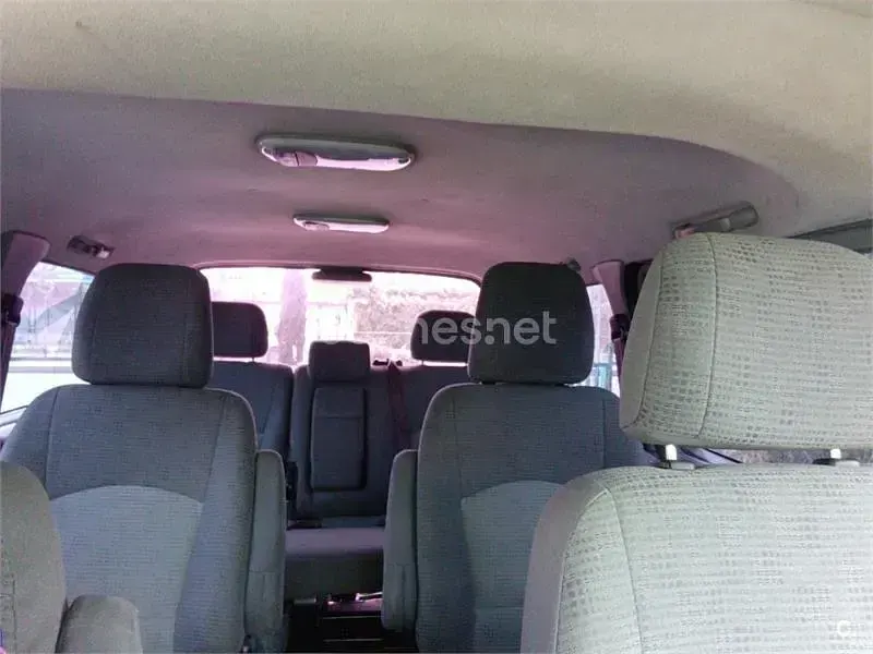 Usado Hyundai H-1 140 CV (102 kW) 2005 Gris / plata Monovolumen