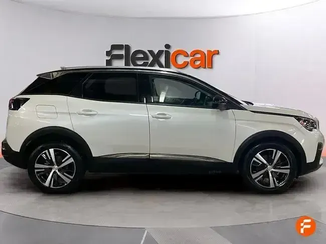 Usado Peugeot 3008 Allure 130 CV (95 kW) 2018 Blanco SUV