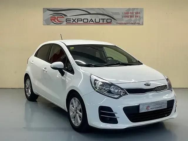 Usado Kia Rio 84 CV (61 kW) 2015 Blanco Utilitario