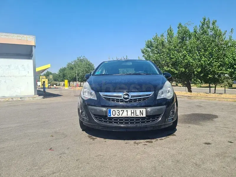 Usado Opel Corsa Selective 85 CV (62 kW) 2013 Negro Utilitario