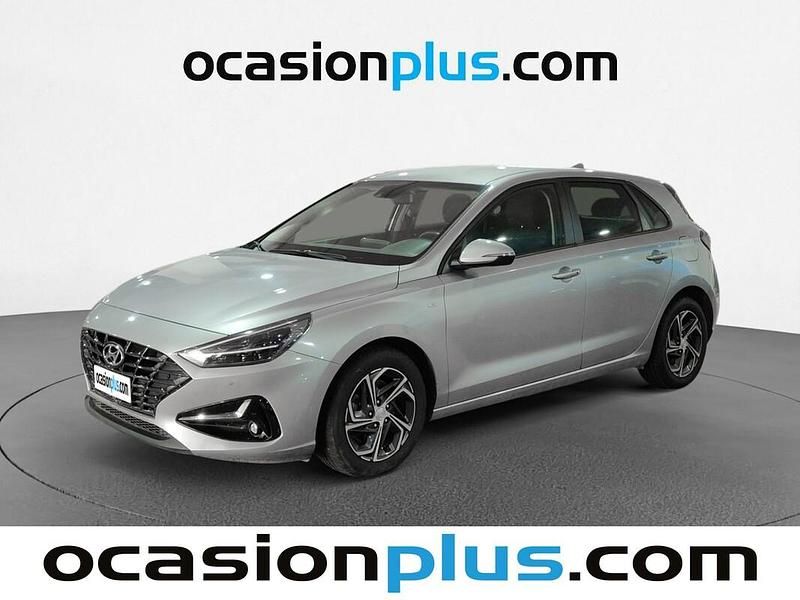 Plateado Usado 2022 Hyundai i30 Utilitario | 14.214 € (Precio justo) - Imagen 1/4
