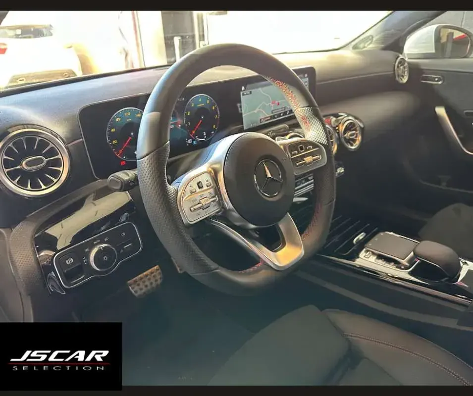 Usado Mercedes A200 163 CV (119 kW) 2019 Blanco Berlina