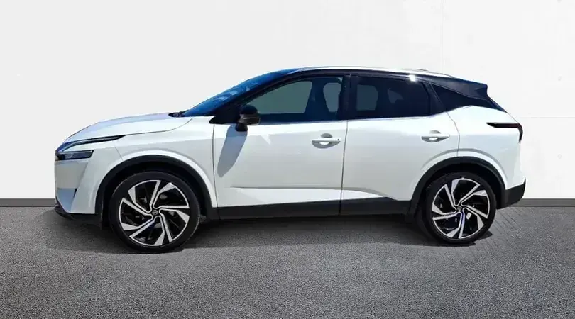 Usado Nissan Qashqai Tekna+ 158 CV (116 kW) 2022 Lunar white con techo midnight SUV