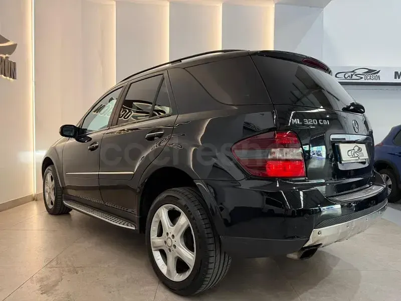 Usado Mercedes ML320 224 CV (164 kW) 2008 Azul SUV