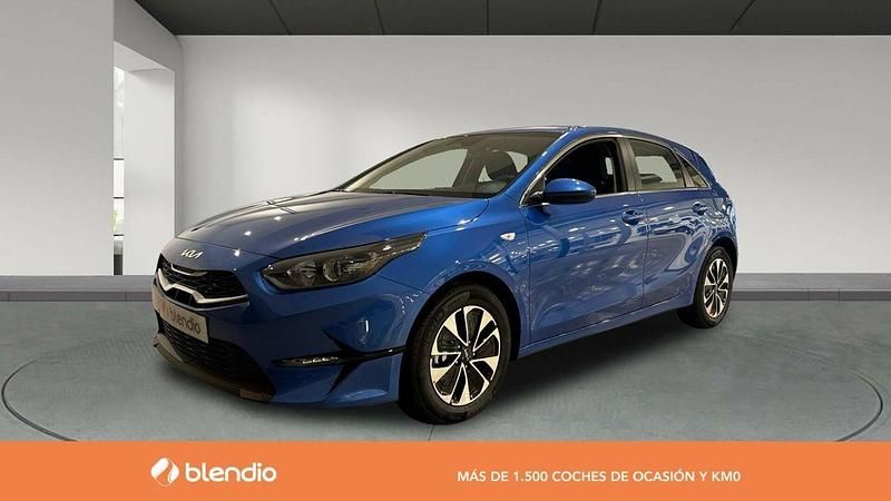 Azul Usado 2024 Kia Ceed Utilitario | 21.778 € (Caro) - Imagen 1/4
