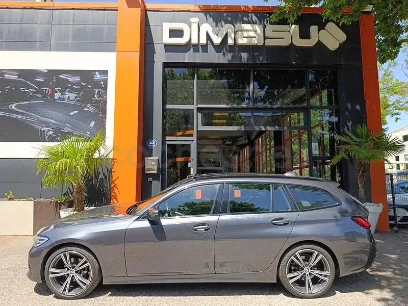 Usado BMW 318 150 CV (110 kW) 2022 Gris / plata Familiar