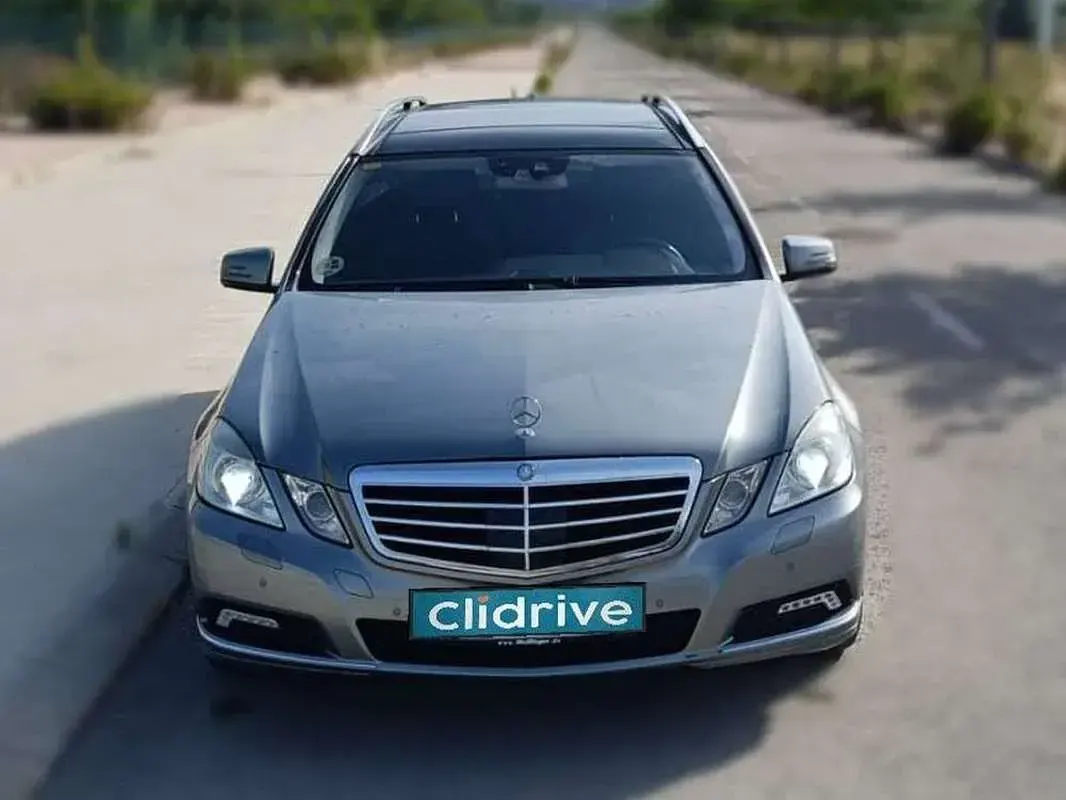 Usado Mercedes E350 231 CV (169 kW) 2010 Gris Familiar