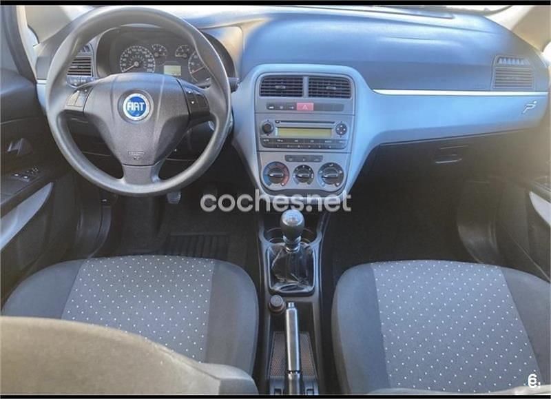 Usado Fiat Grande Punto Active 77 CV (56 kW) 2006 Gris / plata Utilitario