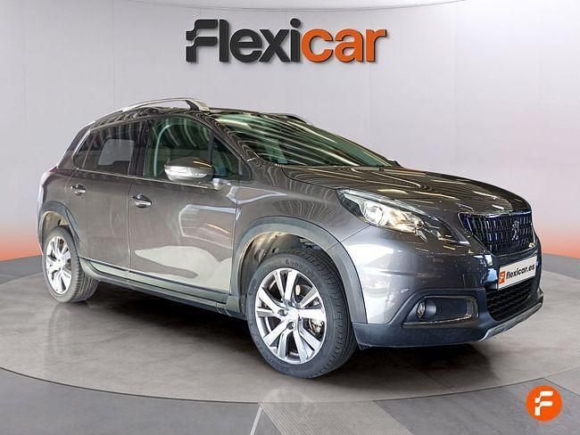 Usado Peugeot 2008 Allure 130 CV (95 kW) 2019 Gris SUV