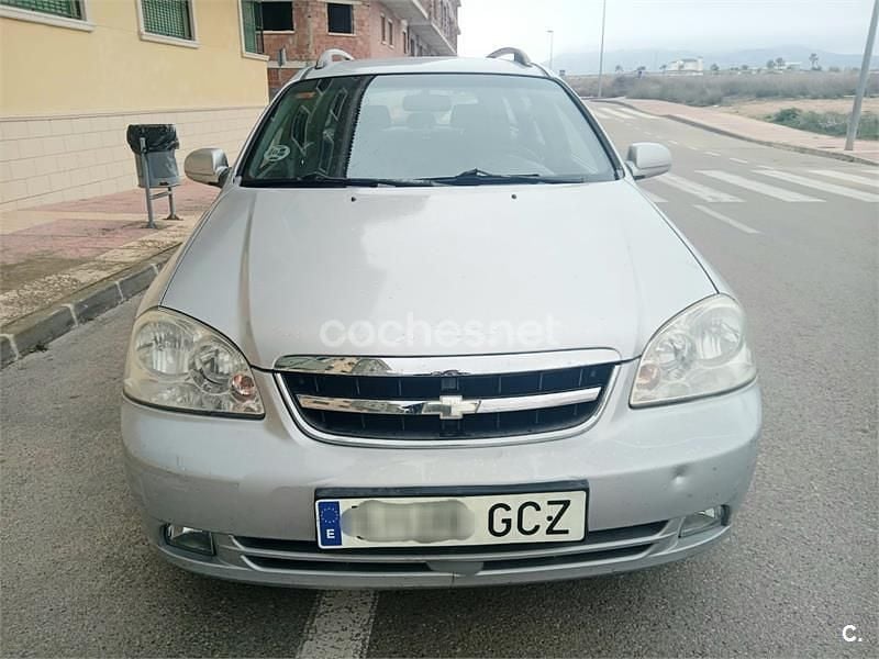 Usado Chevrolet Nubira SX 121 CV (88 kW) 2008 Gris / plata Familiar